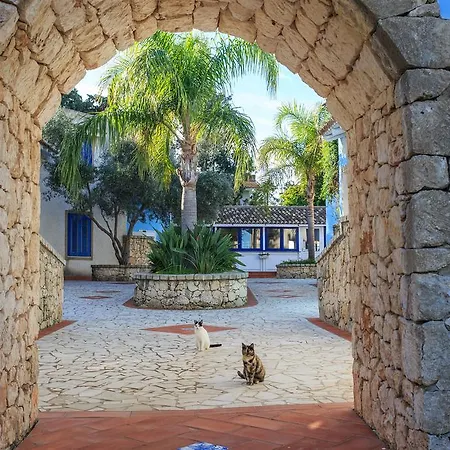 Borgo Marino Plemmirio מלון